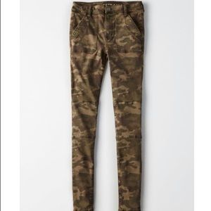 American Eagle High Rise Jegging Size US 10 X-Long Camo